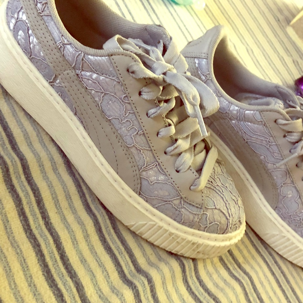 Lilac lace trim pumas